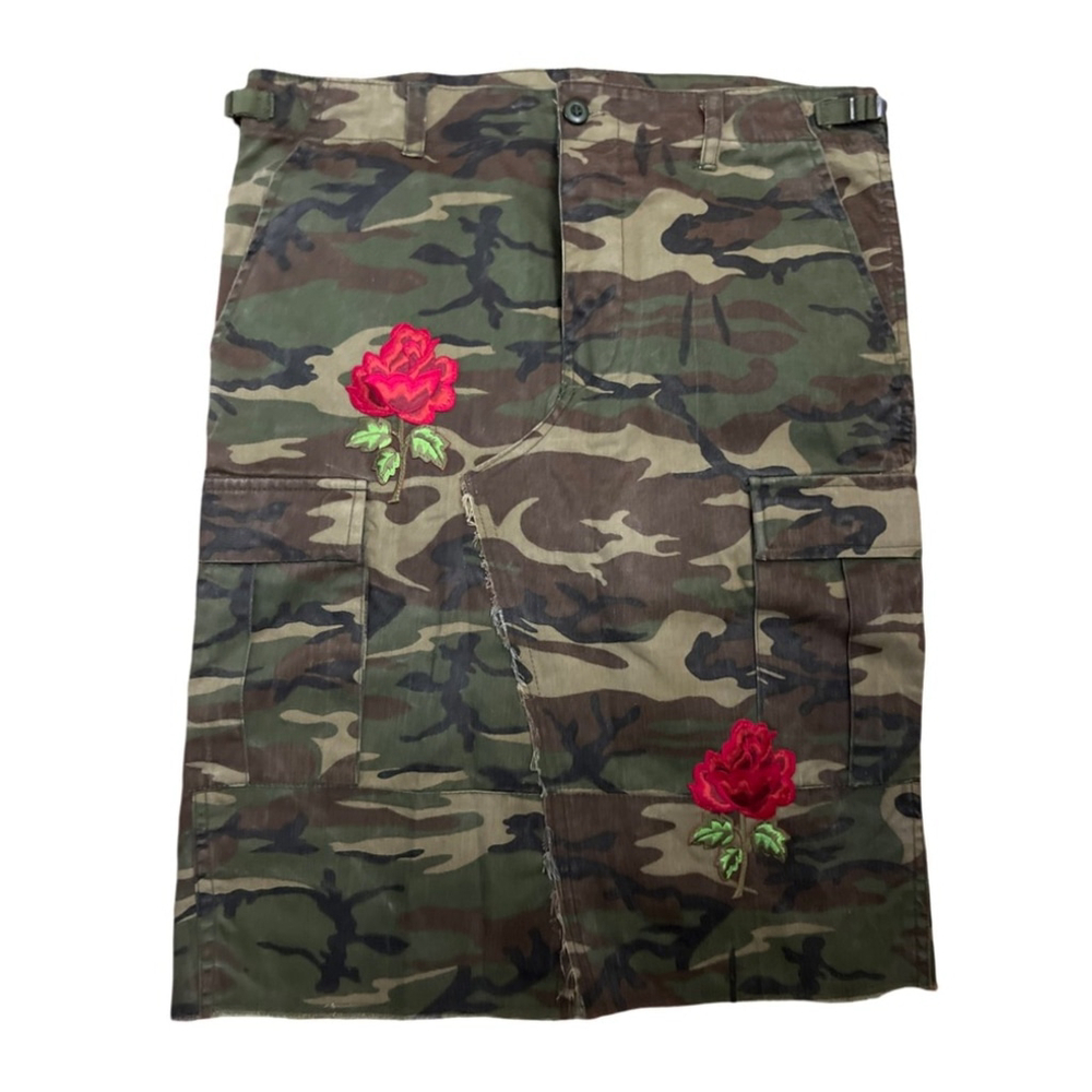 Vintage Jet John Eshaya Camo skirt with Embroidered roses - size 18